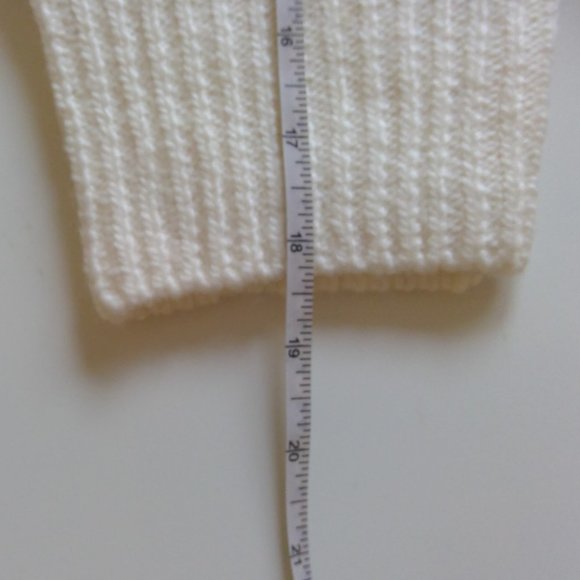 NWT cute Christmas sweater - H&M - Picture 6 of 6